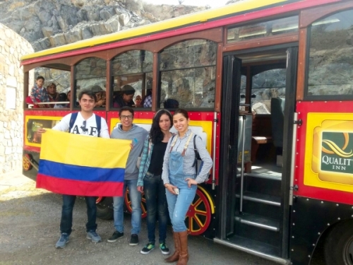 PRESENTACIÓN DE ESTUDIANTES DE MOVILIDAD SALIENTE DE LA FACULTAD DE SISTEMAS USTA TUNJA