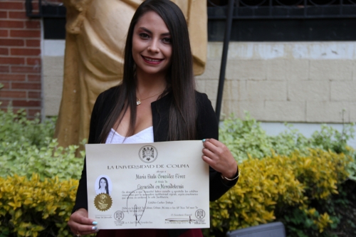 Egresada Tomasina obtiene doble titulación con universidad mexicana
