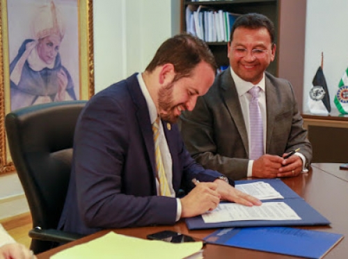 USTA Tunja, firma convenio con la universidad de mayor impacto en el sureste de la República Mexicana