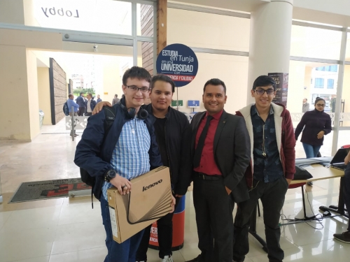 Estudiantes de la Facultad de Ingeniería de Sistemas triunfan en la maratón de programación en Expo Idea