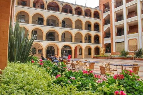 La universidad Santo Tomás: Una comunidad educativa y académica
