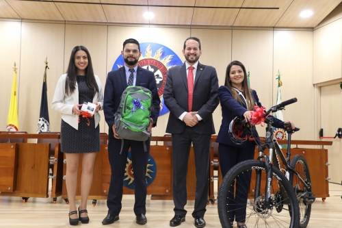 Entrega premiación de la Estrategia digital “SantotoMasPlaneta”