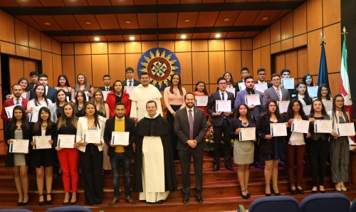 Con el Mérito Sol de Aquino, reconocimos la excelencia de nuestros tomasinos