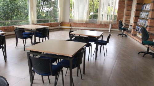 Antiguo CRAI del Edificio Giordano Bruno, pasó a ser área de tutorías, estudio y estar de estudiantes