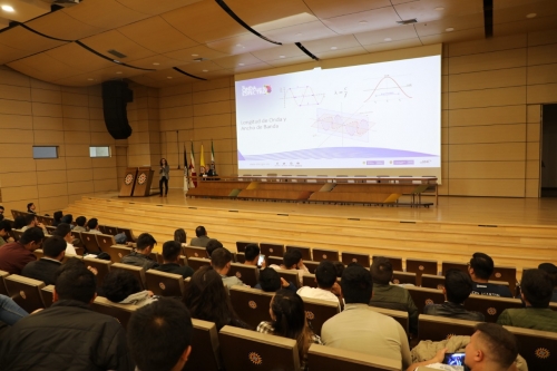 Los estudiantes de Electrónica, estuvieron ‘En Onda con el Espectro’